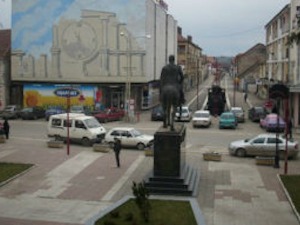 Ухапшена два малолетника која се сумњиче за крађе у Лапову, за једним се трага