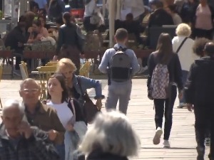 Наранџасти метеоаларм због УВ зрачења, како да се чувамо