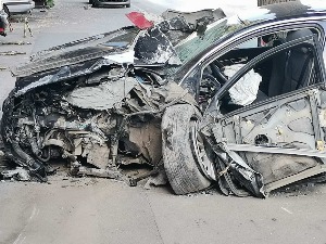 Судар два аутомобила у Нишу, повређено пет особа