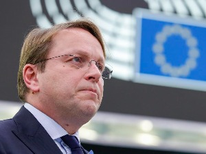 Вархељи: Проширење гаранција мира и стабилности Западног Балкана