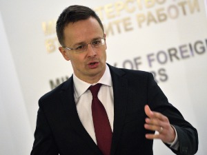 Сијарто: Нећемо гласати за предлог који је супротан интересима Мађарске 