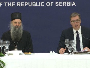Вучић: Више од свега нам недостаје мир; Патријарх: Да се језик оружја заустави