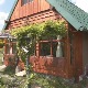 Побегли у пасивне крајеве и изградили кућу која сама плаћа рачуне