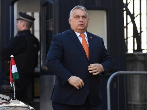 Орбан прогласио ванредно стање и поручио: Не смемо да се мешамо у рат