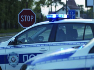 Дечак осумњичен за лажне дојаве о бомбама у Беочину