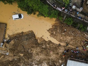 Поплаве и клизишта у Бразилу, десетине настрадалих