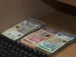 Да би достигли зараде житеља Врачара мештани приградских насеља морају да раде два месеца 