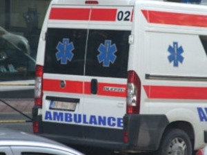 Аутомобил ударио у трактор код Сокобање, двоје погинуло, а двоје повређено