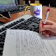 Оловка или тастатура – како у школама задржати писање руком