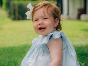 Хари и Меган објавили фотографију мале Лилибет Дајане поводом првог рођендана