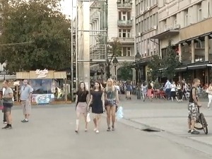 Звиждање, добацивање из аута, ухођење  - искусила свака трећа жена 