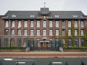 Хаг: Тачи и Весељи остају у притвору