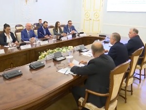 Поповић с губернатором Санкт Петербурга о економској сарадњи