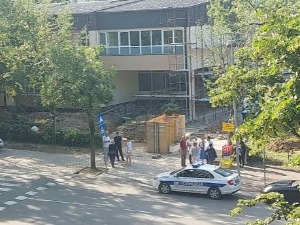 Поново дојаве о бомбама у школама широм Србије