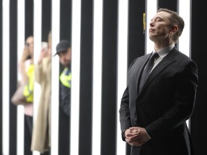 Илон Маск, тужба од 258 милијарди долара због наводне пирамидалне шеме