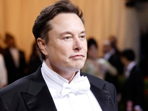 Дете Илона Маска мења име и тражи прекид свих веза са милијардером