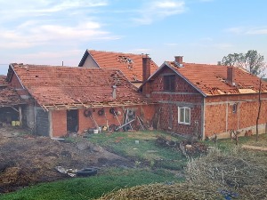 Град у околини Раче и Тополе уништио усеве, оштећени кровови кућа