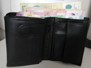 Просечна априлска плата у Србији 73.012 динара