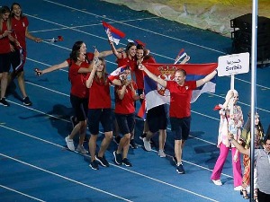 Свечано отворене Медитеранске игре, Микец носио заставу
