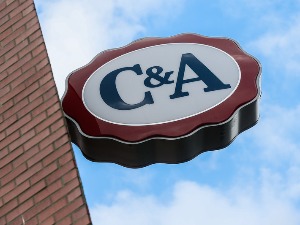 Ц&A Србија проглашава стечај; Управа царина: Буџет оштећен за најмање шест милиона евра