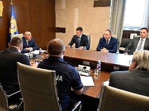  Вулин одржао састанак са руководством МУП-а и БИА