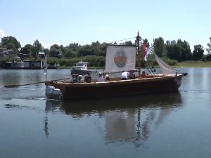 Венеција има гондоле, а Дунав шајке