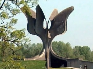 Вучићу забрањена посета Јасеновцу, цео дан стижу оштре реакције из Београда и Загреба