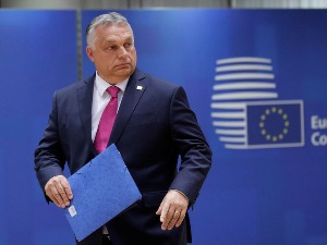 Орбан: Владе у Европи падају као домине, цене енергената расту, а Москва није уздрмана санкцијама