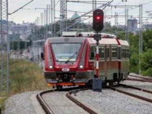 Упозорење, контактна мрежа изнад пруге Суботица–Хоргош под високим напоном  