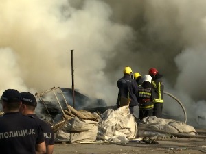 Локализован пожар у дивљем насељу код Сава центра