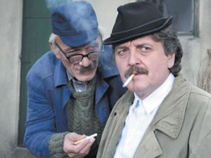 Село гори а баба се чешља