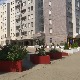 Закрчени прилази зградама жардињерама и аутомобилима отежавају посао ватрогасцима