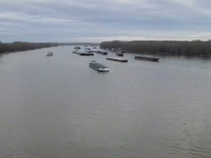 Откачена баржа може да направи велики проблем на реци, шта је обично узрок