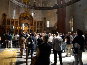Парастос жртвама "Олује" у Цркви Светог Марка и у фрушкогорском насељу Банстол