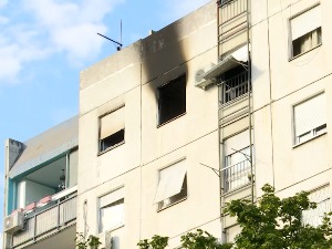 Локализован пожар у Гандијевој улици у Београду, једна особа страдала