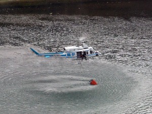 Наши ватрогасци за само 24 сата савладају пожар на отвореном – пет хеликоптера за престиж