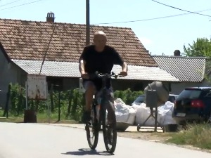 Пре три године био је непокретан, сада вози бицикл и планира пут до манастира Тумане