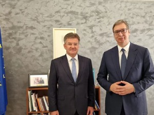 Вучић са Лајчаком: Србија инсистира на пуном спровођењу потписаних споразума