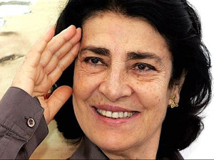 Преминула Ирена Папас, легендарна грчка глумица и певачица