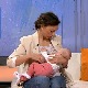 Беба одређује када је време за подој, па и у студију РТС-а