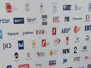 Време је да се радио прилагоди млађим генерацијама, сви воле када ради у колима