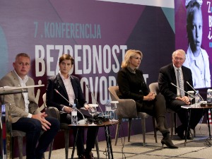 Брнабић: Проблем насиља не гурати под тепих, фокус на едукацији
