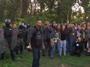 Нови протест у Новом Саду због градње моста преко Дунава, приведено више особа