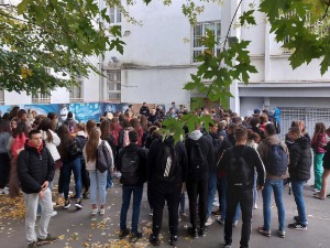 Протест матураната крушевачке гимназије, траже да школа организује екскурзију