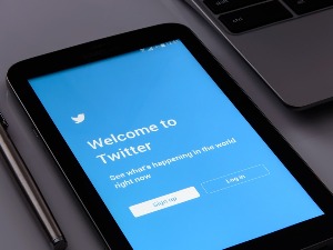Маск објавио да ће корисници Твитера моћи да бирају дизајн који им се допада