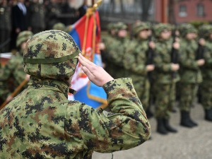 Вучић и Вучевић честитали  Дан копнене војске
