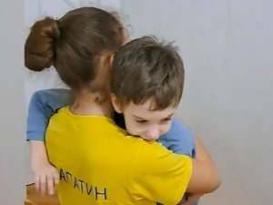 Помозимо Данилу да проговори, за његово лечење потребно 40.000 евра