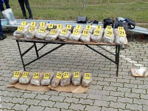 Заплењено више од 30 килограма марихуане на граничном прелазу Прешево, ухапшен држављанин Грчке 