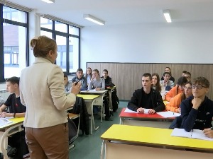 Помоћник министра саветује мале матуранте – како да одаберу предмет за трећи тест