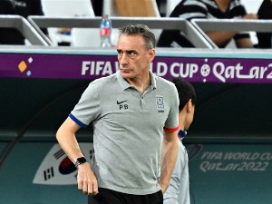Пауло Бенто поднео оставку на место селектора Јужне Кореје